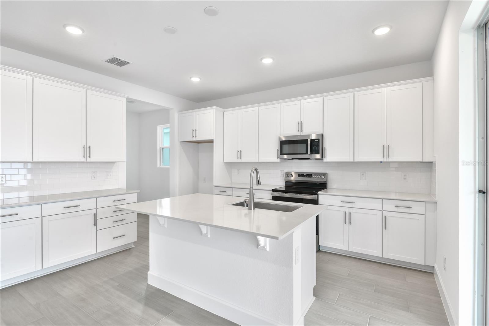 143 WATERSTONE LOOP, TAVARES, FL — photo 15