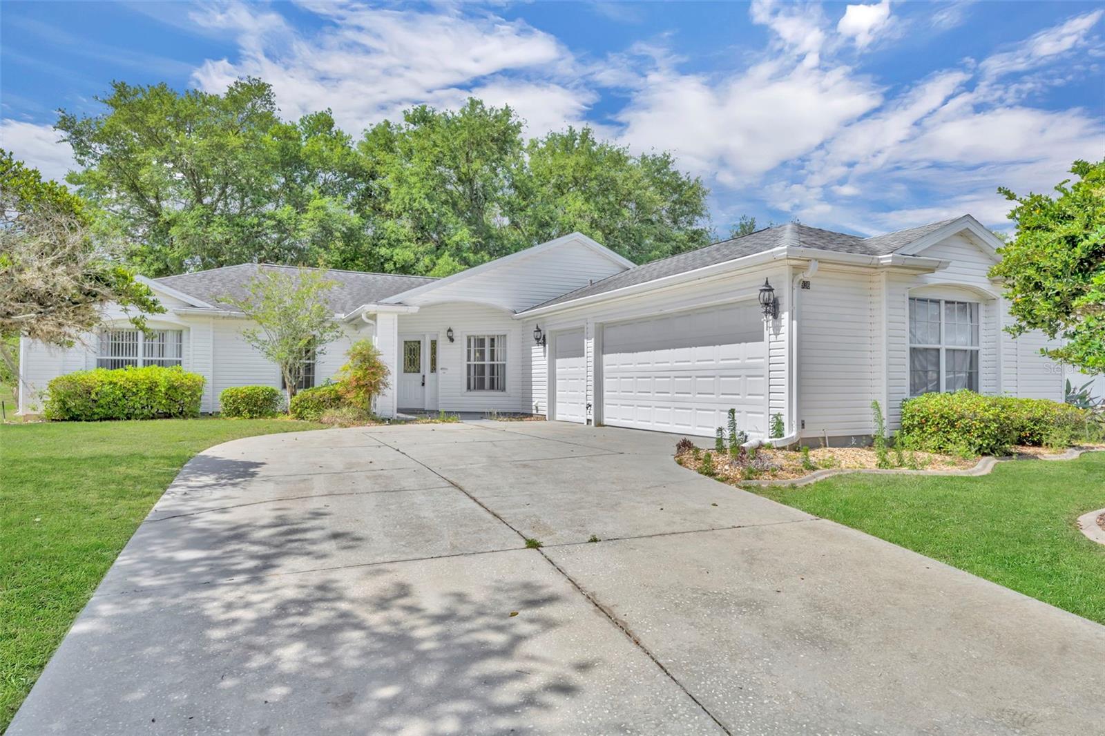 4936 SAWGRASS LAKE CIR, LEESBURG, FL
