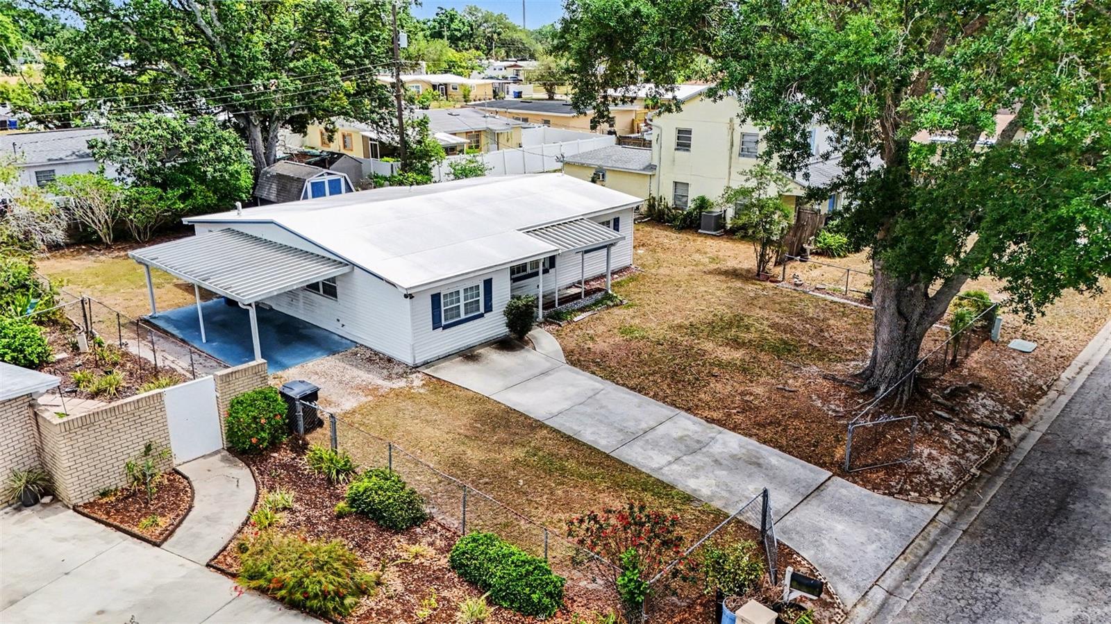 7815 N WOODLYNNE AVE, TAMPA, FL — photo 3