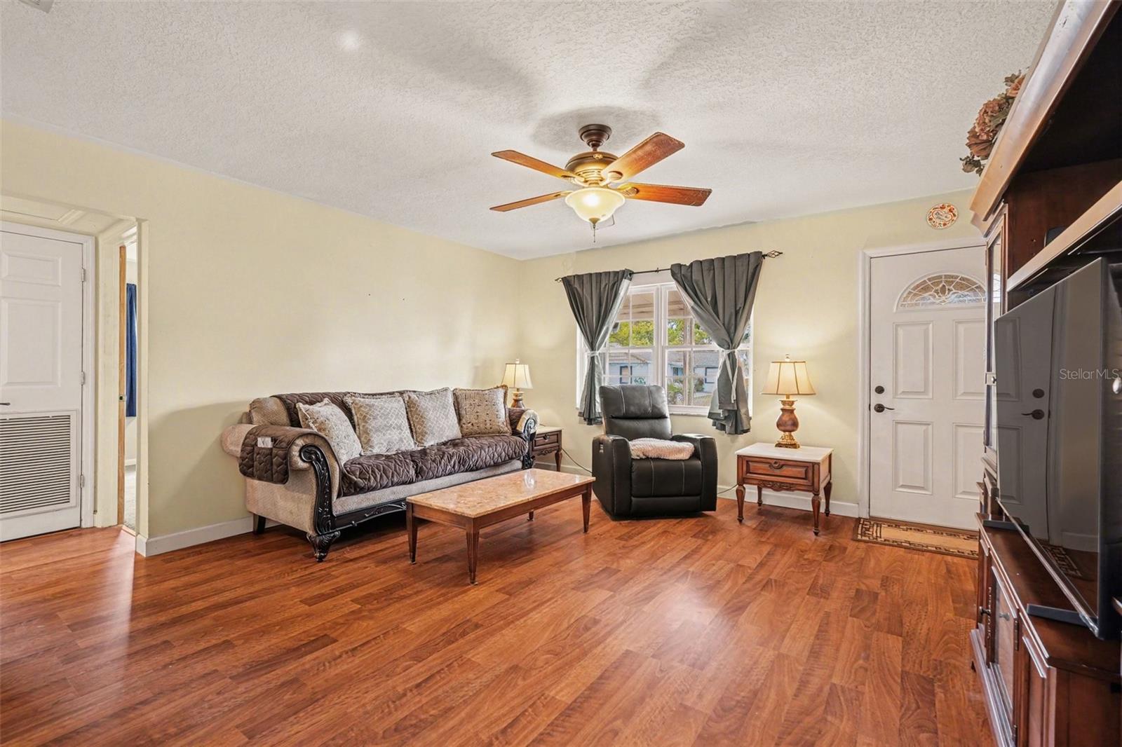 7815 N WOODLYNNE AVE, TAMPA, FL — photo 9