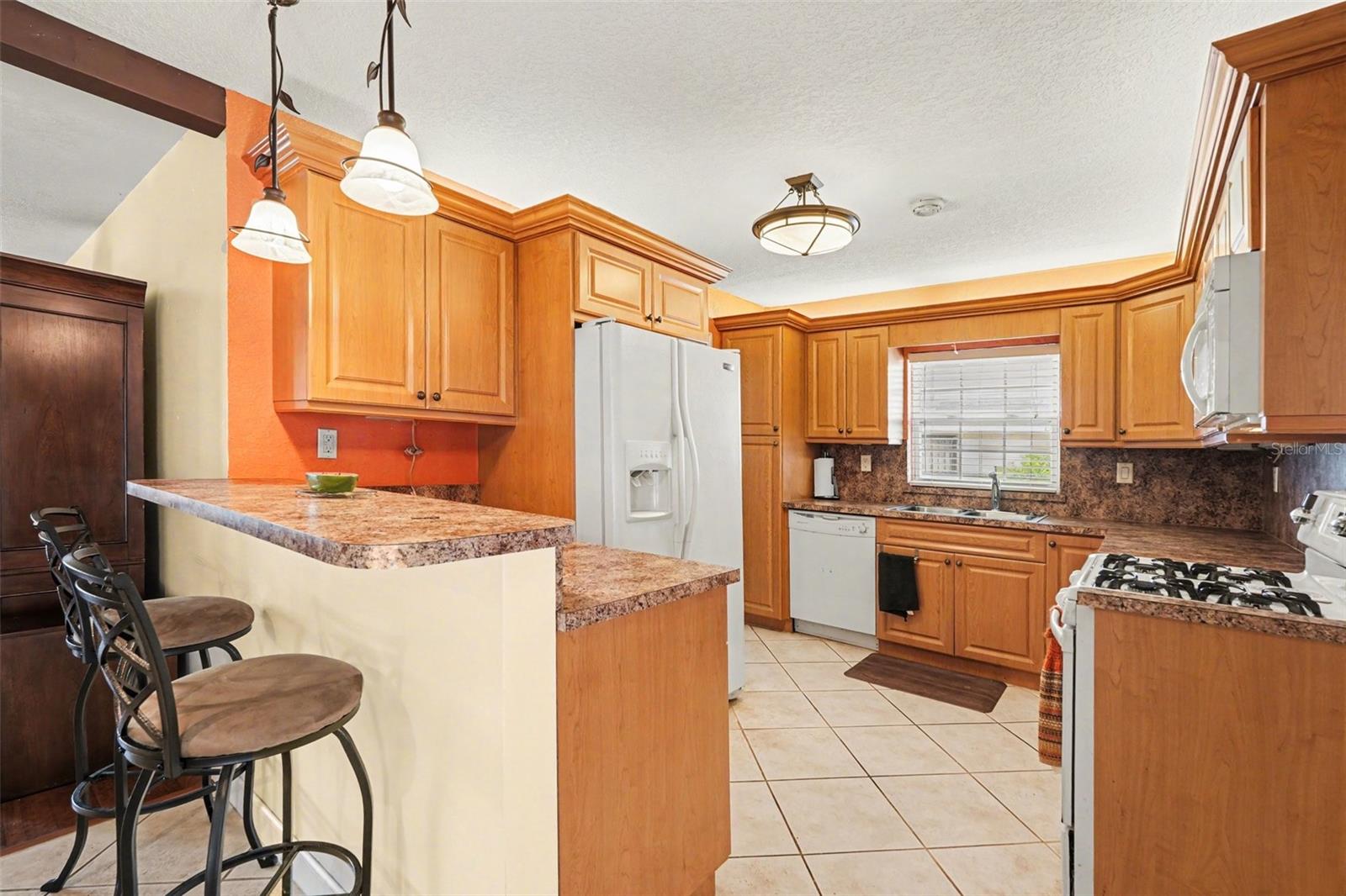 7815 N WOODLYNNE AVE, TAMPA, FL — photo 12
