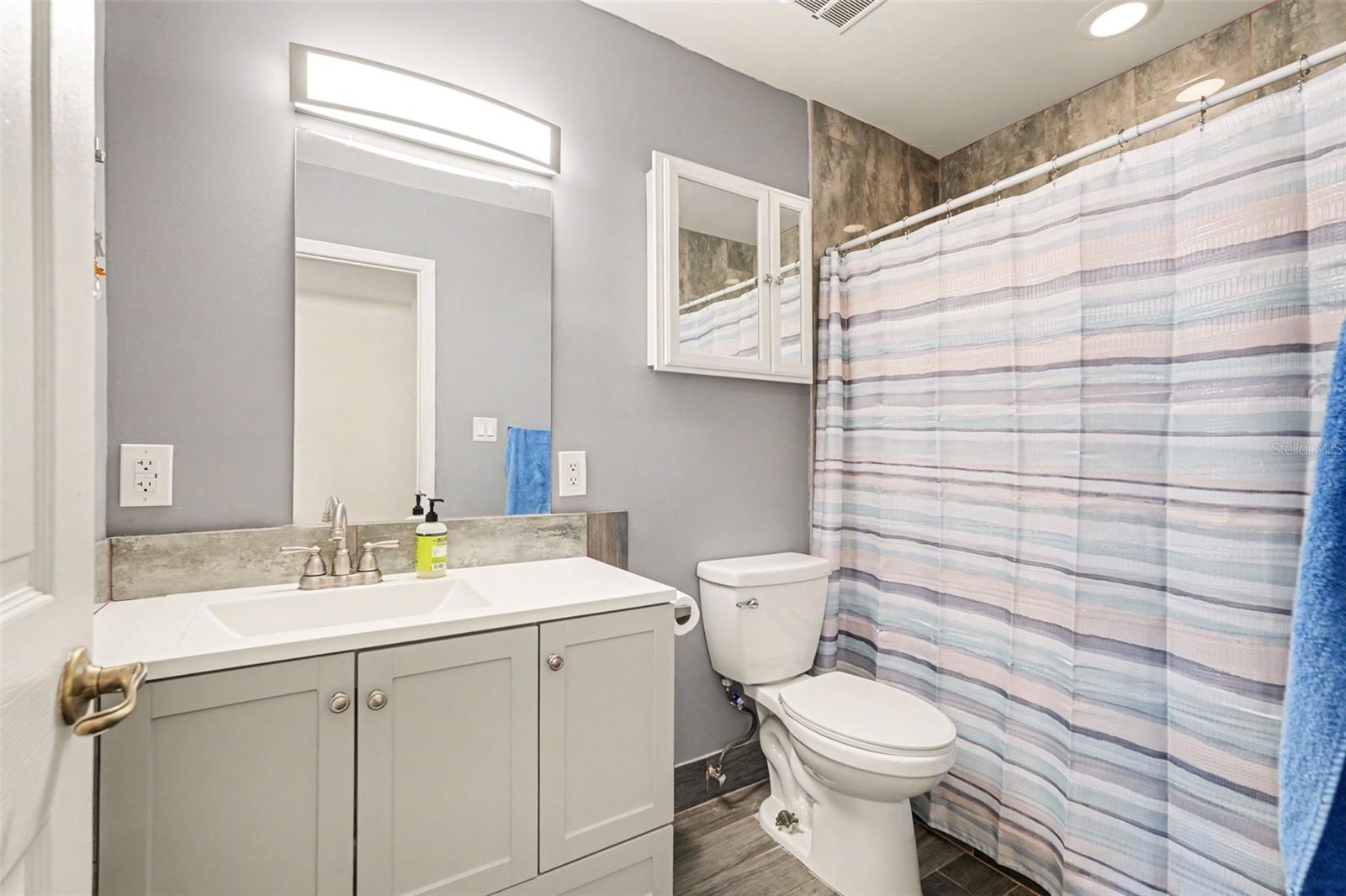 7815 N WOODLYNNE AVE, TAMPA, FL — photo 21