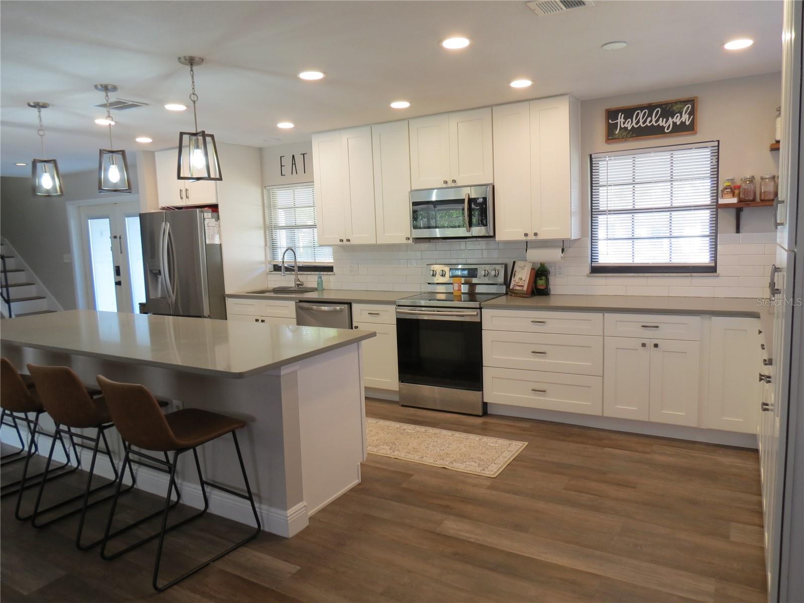 622 PALOMAS AVE, OCOEE, FL — photo 2