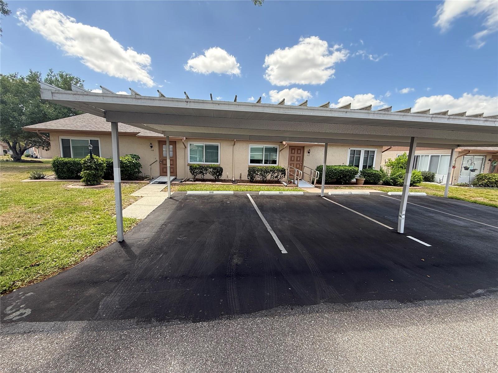 110-112 GLOUCESTER BLVD, SUN CITY CENTER, FL — photo 3