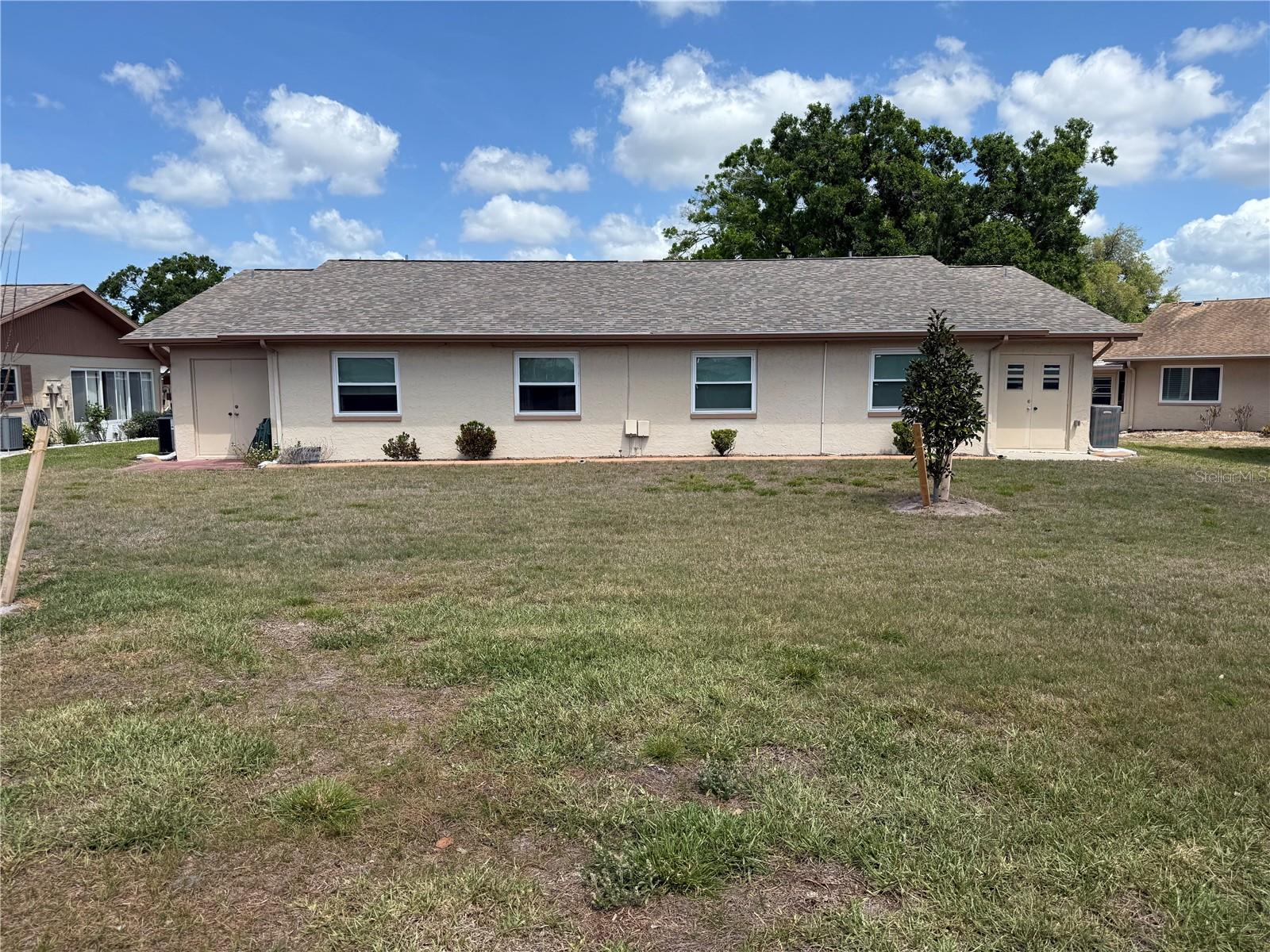 110-112 GLOUCESTER BLVD, SUN CITY CENTER, FL — photo 4