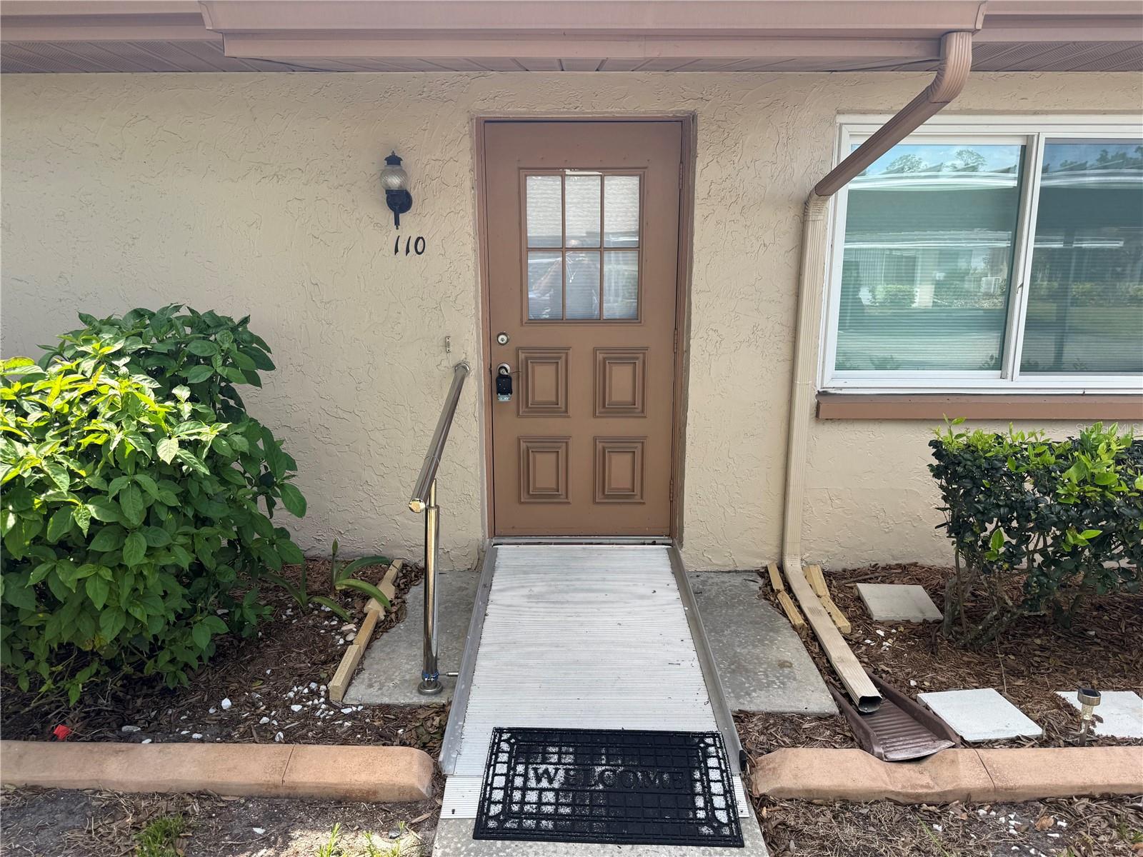 110-112 GLOUCESTER BLVD, SUN CITY CENTER, FL — photo 5