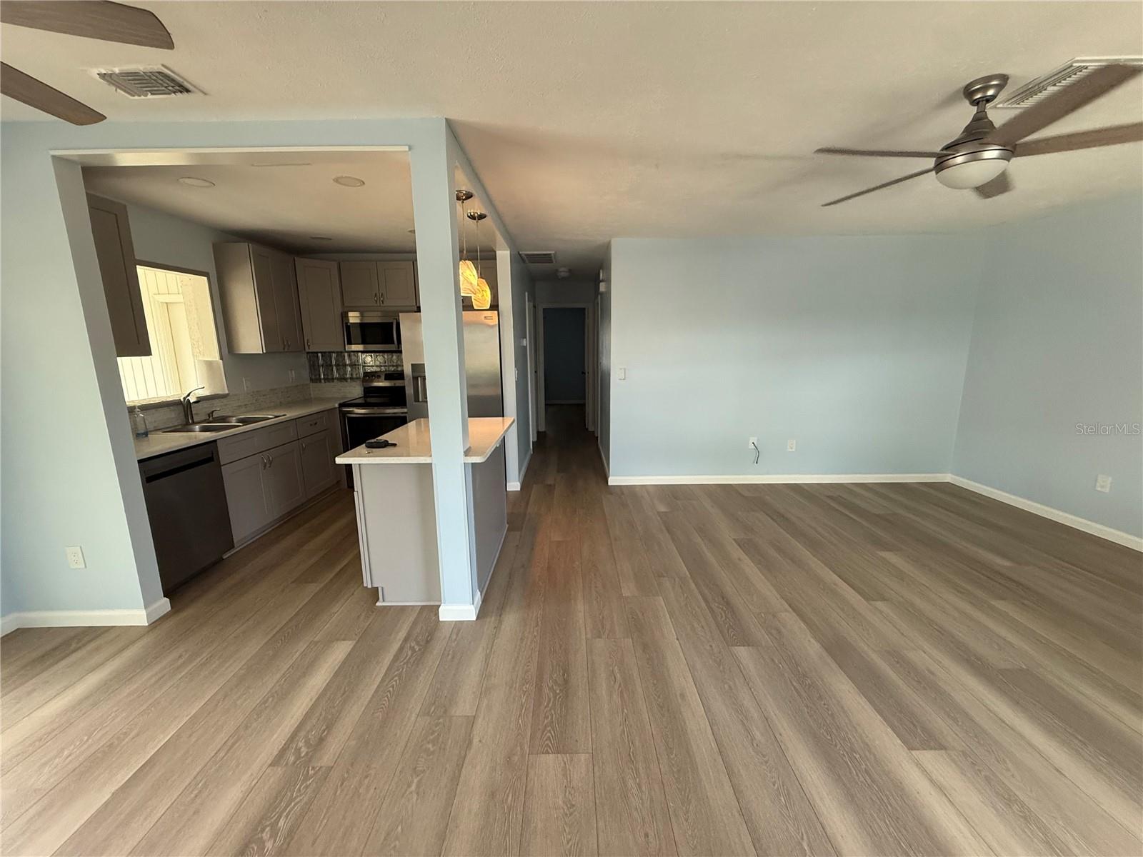 110-112 GLOUCESTER BLVD, SUN CITY CENTER, FL — photo 7