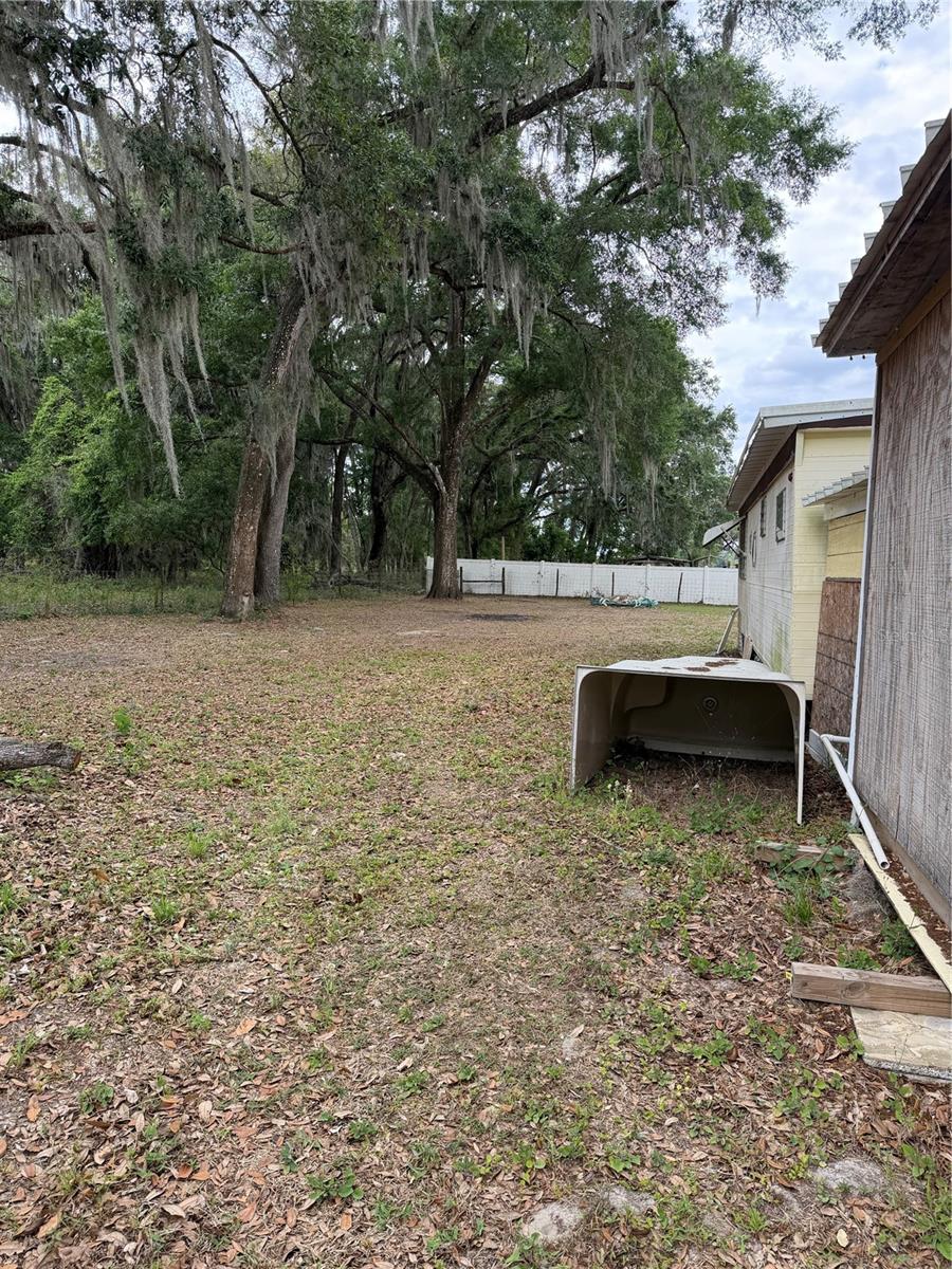 11259 NE 10TH TER, OXFORD, FL — photo 2