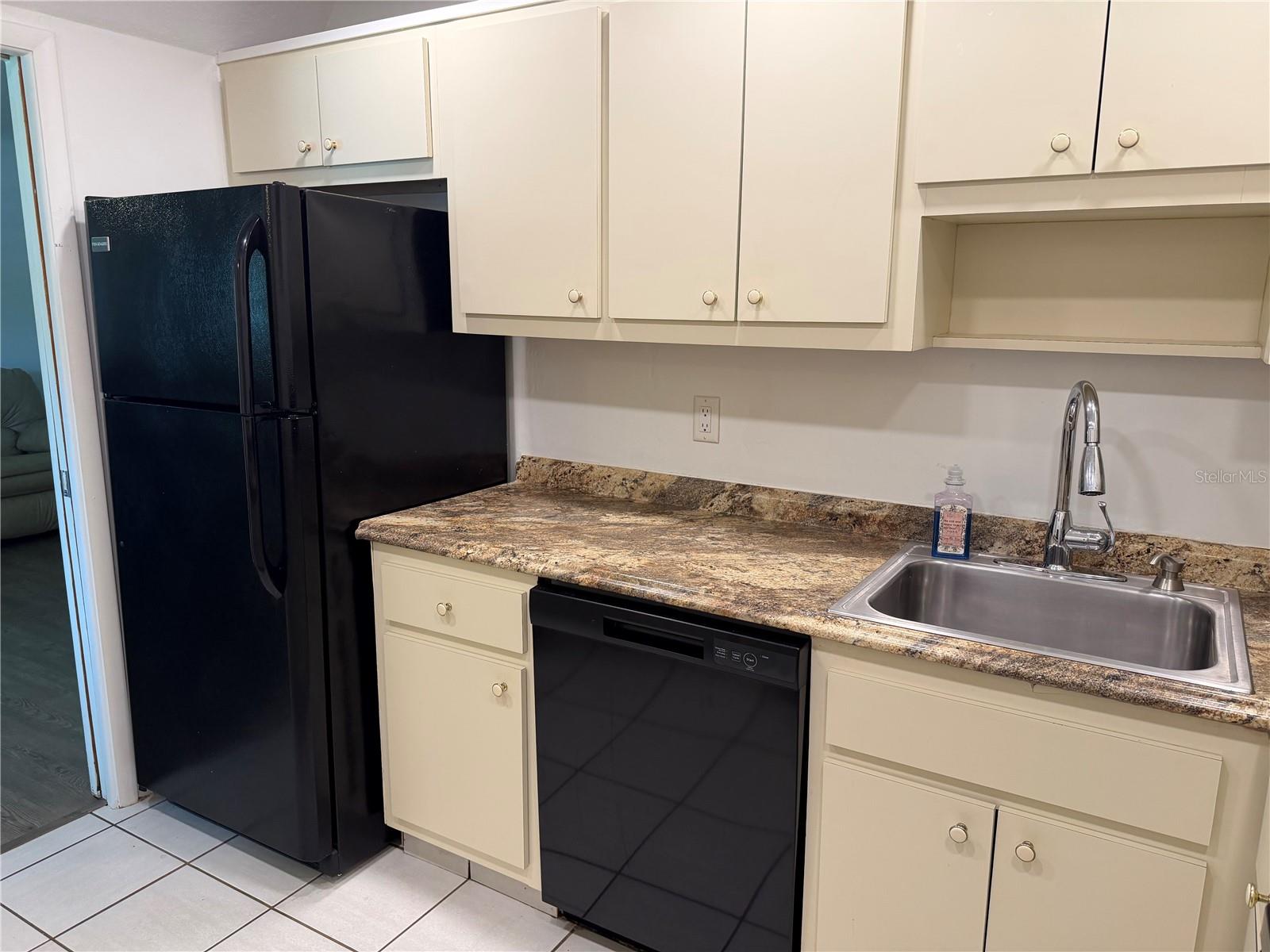 245 CENTER RD #103, VENICE, FL — photo 5
