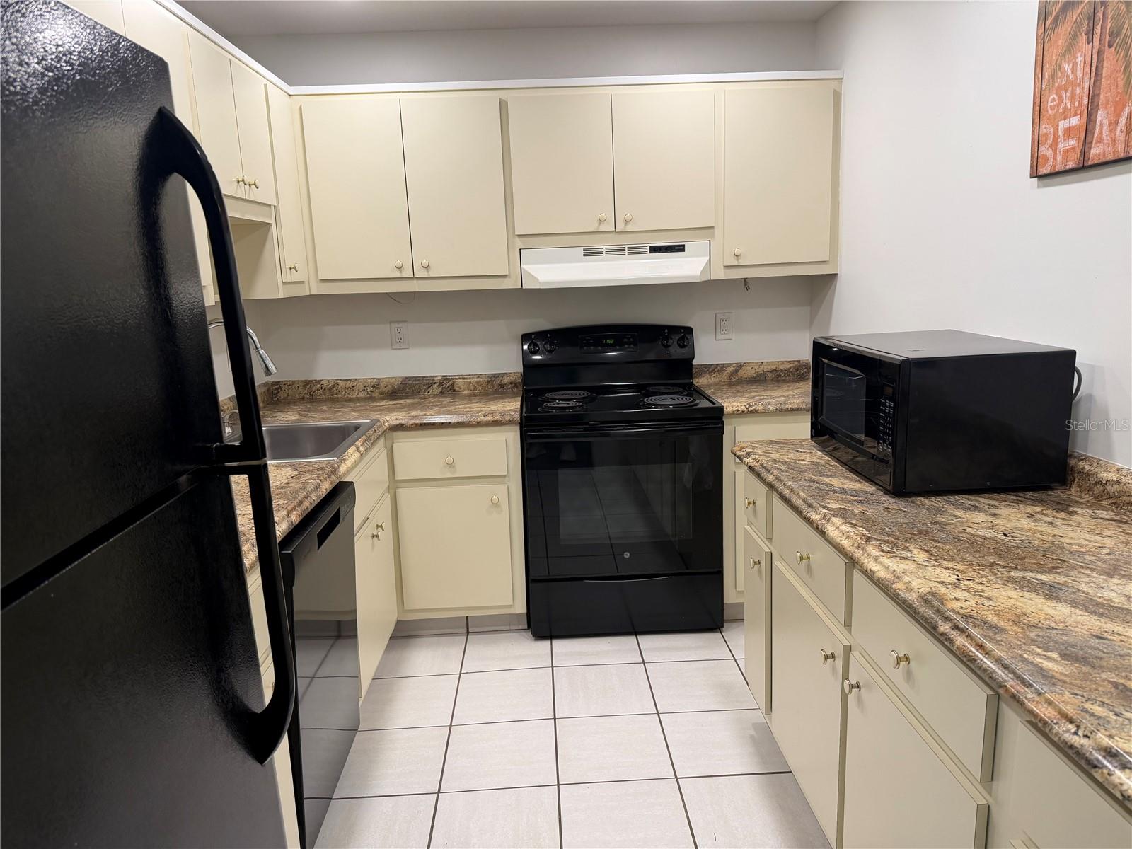 245 CENTER RD #103, VENICE, FL — photo 6