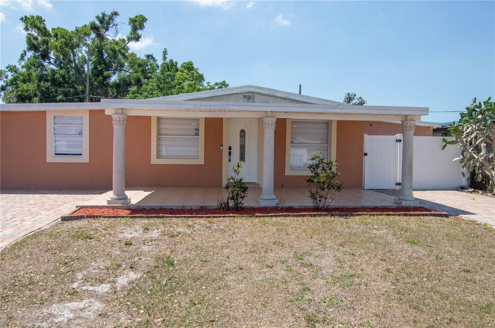 6506 SALINE ST, TAMPA, FL — photo 2