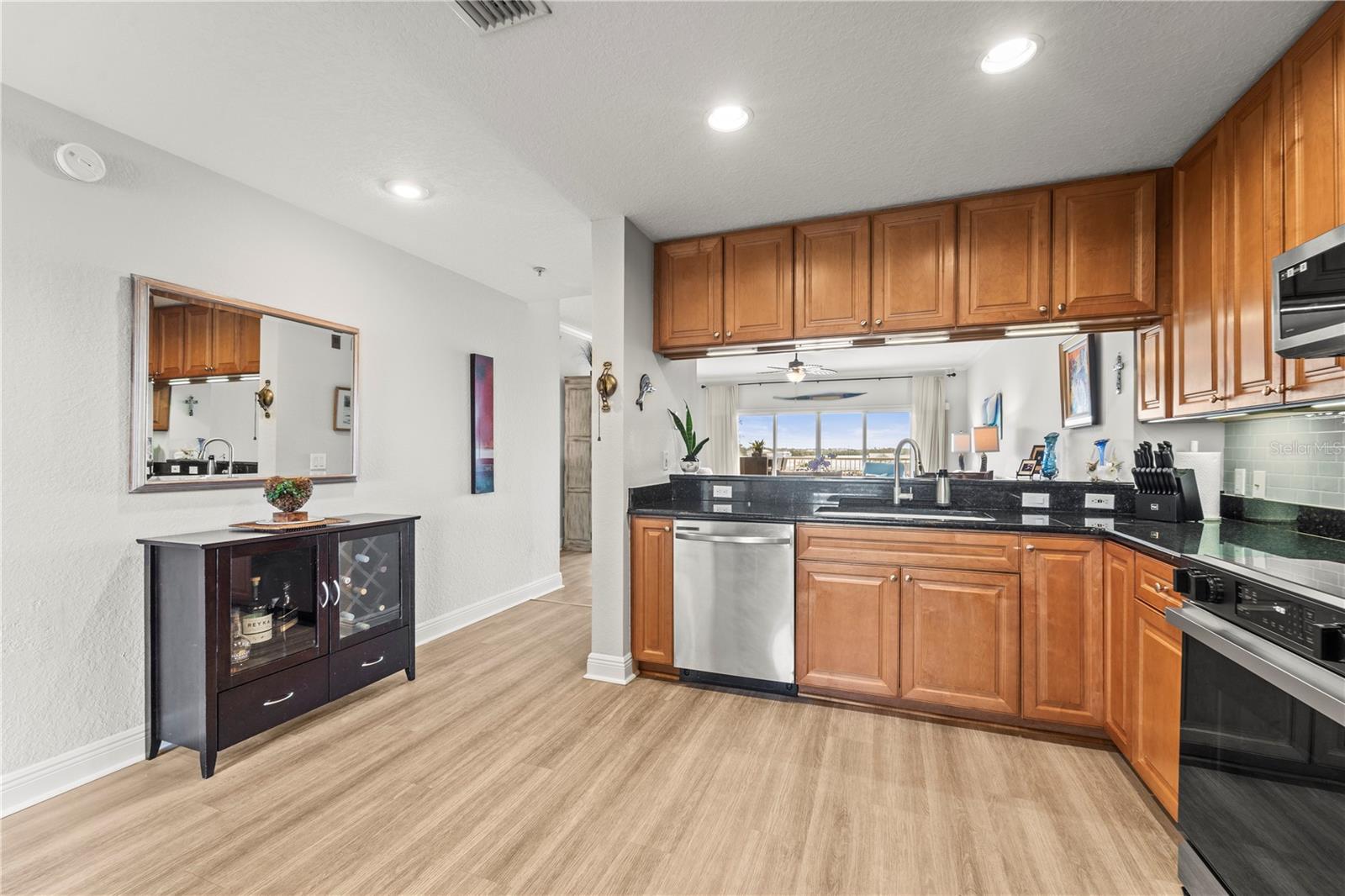 425 150TH AVE #2303, MADEIRA BEACH, FL — photo 11
