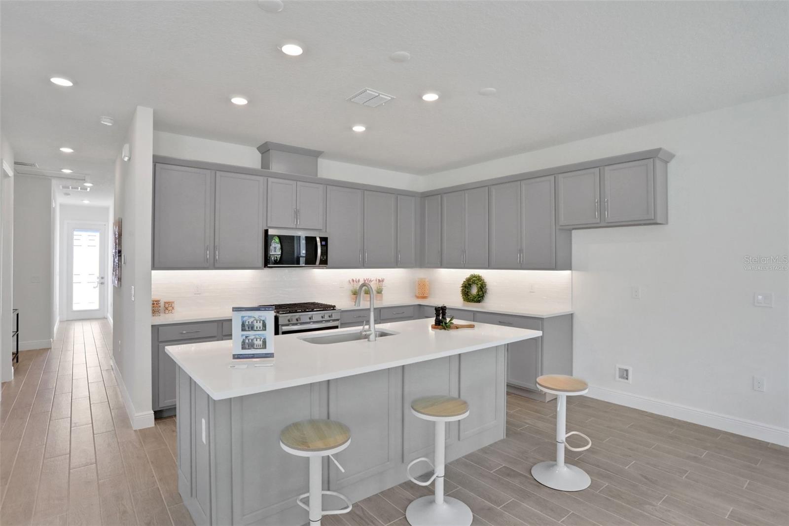 9135 WALCOTT LN, LAKEWOOD RANCH, FL — photo 5
