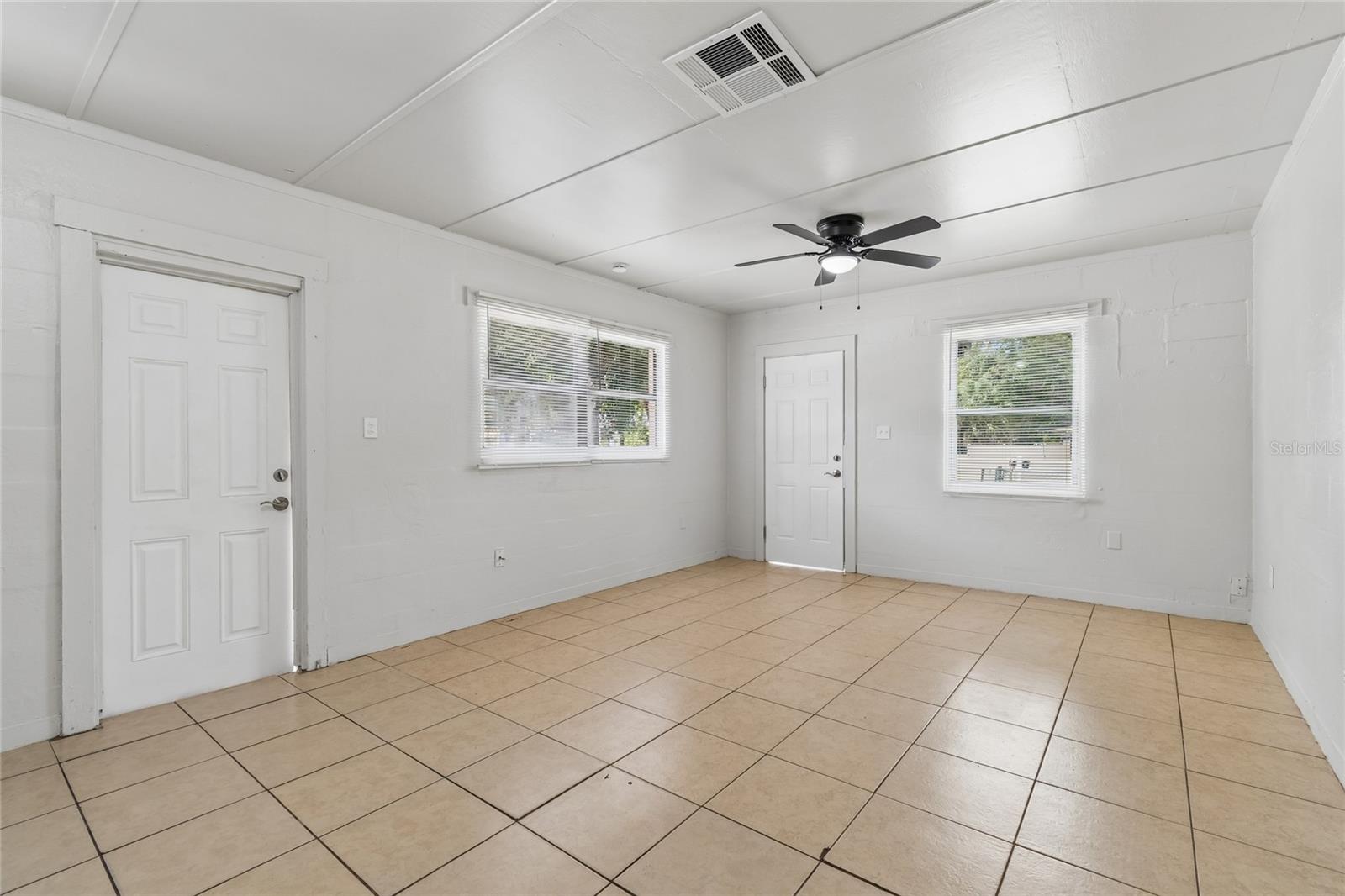 9801 N 11TH ST, TAMPA, FL — photo 7