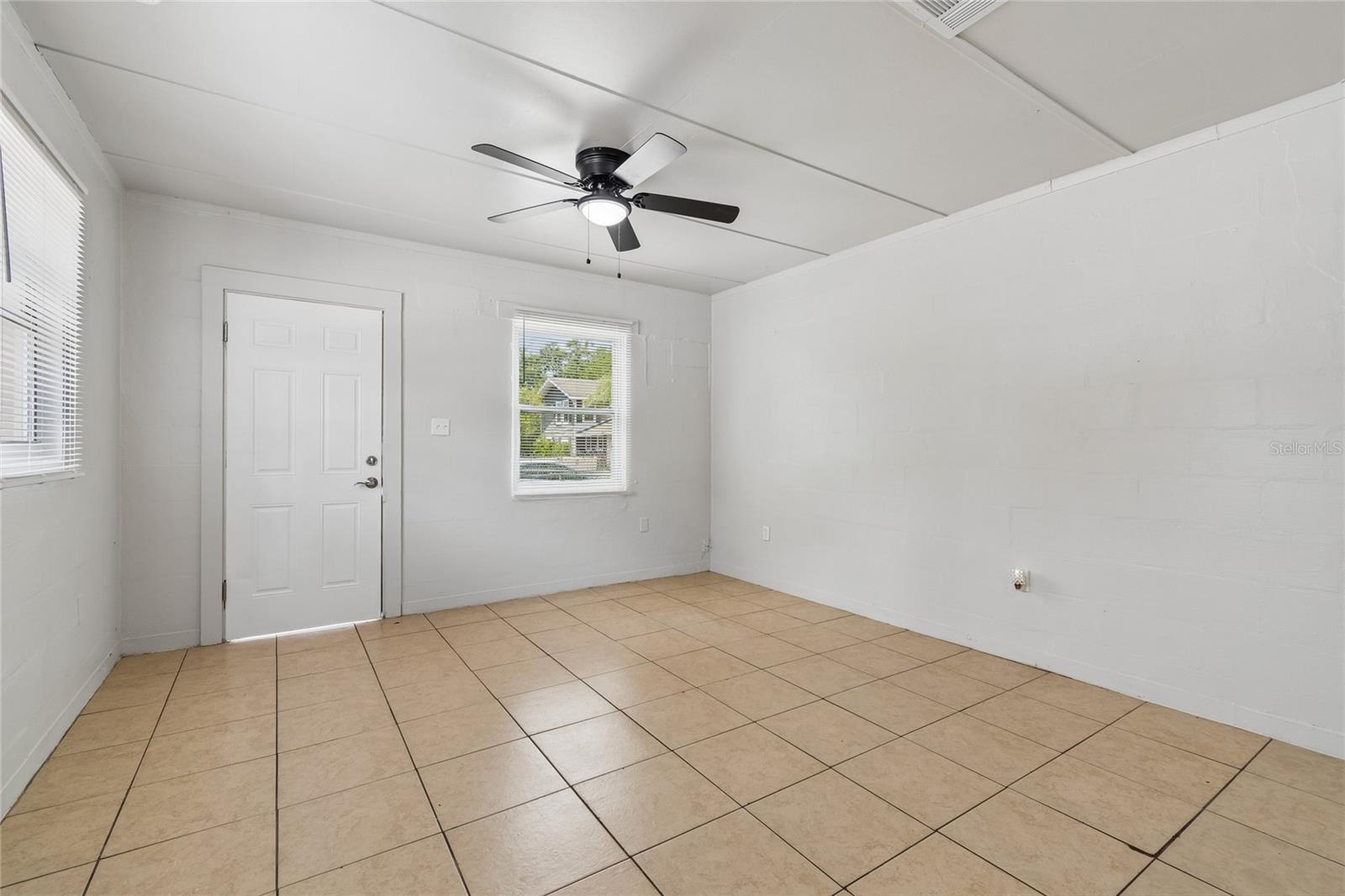 9801 N 11TH ST, TAMPA, FL — photo 9