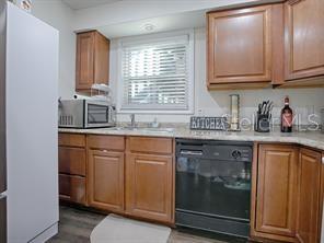 24104 SANDALWOOD DR #104, WILDWOOD, FL — photo 14
