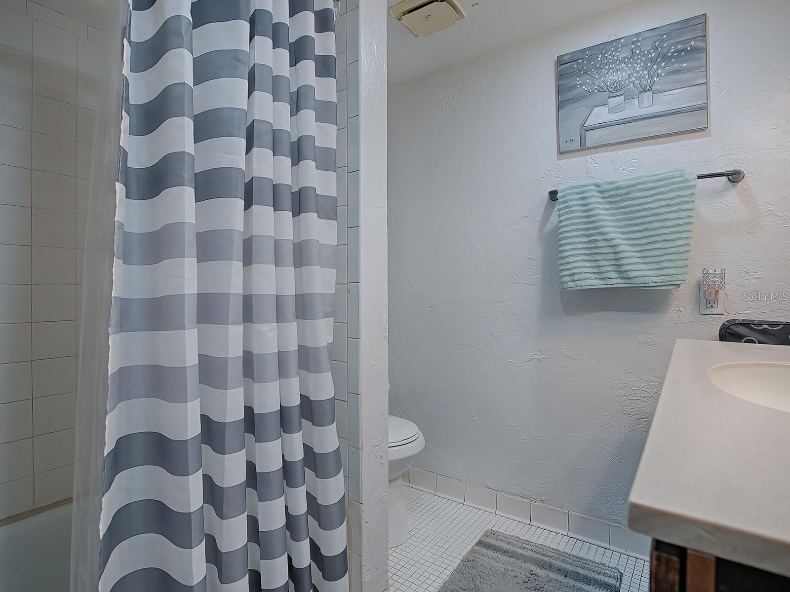 24104 SANDALWOOD DR #104, WILDWOOD, FL — photo 15