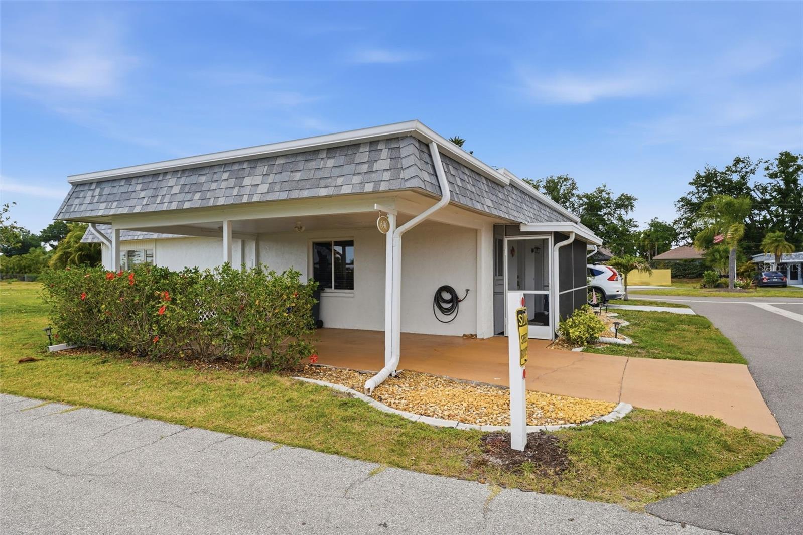 690 CIRCLEWOOD DR #W8, VENICE, FL — photo 2
