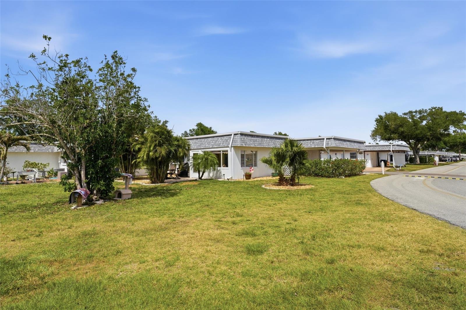 690 CIRCLEWOOD DR #W8, VENICE, FL — photo 8