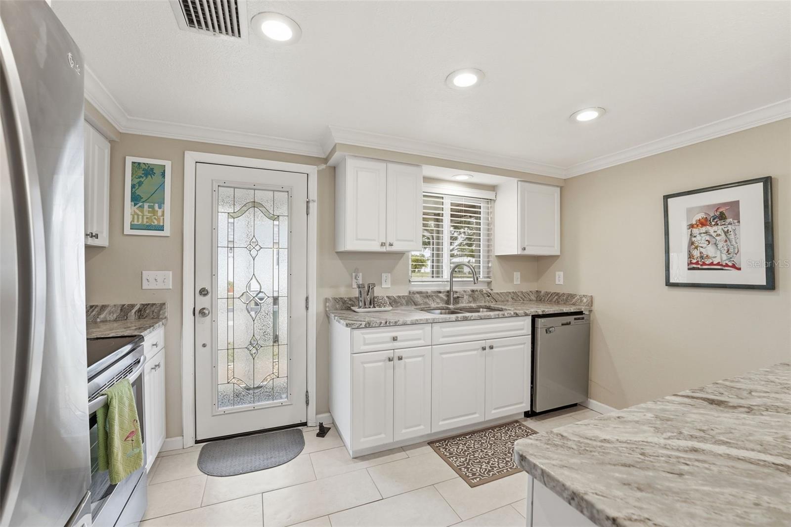 690 CIRCLEWOOD DR #W8, VENICE, FL — photo 15