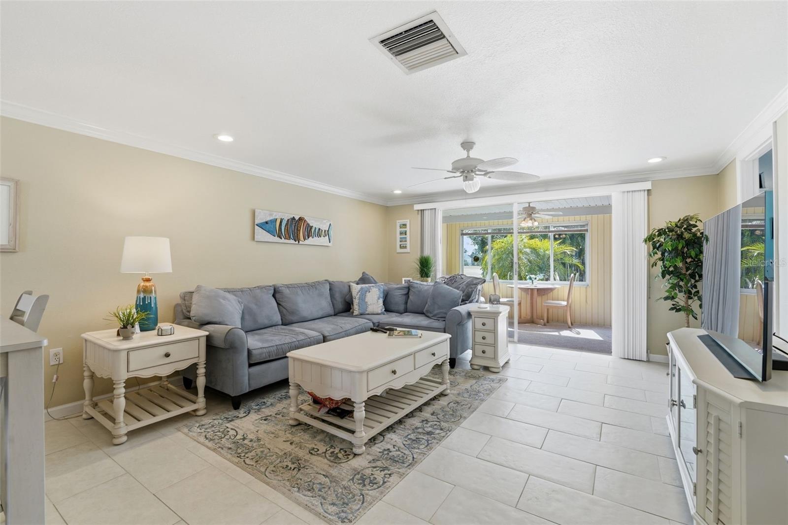 690 CIRCLEWOOD DR #W8, VENICE, FL — photo 24