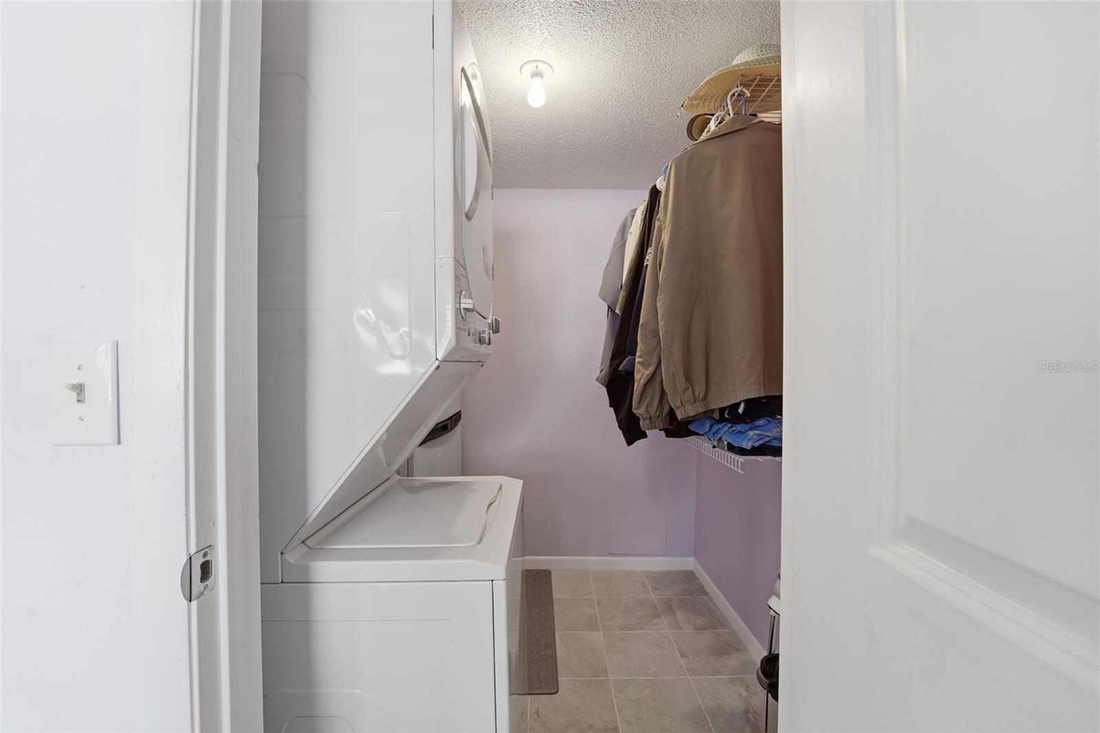 690 CIRCLEWOOD DR #W8, VENICE, FL — photo 33