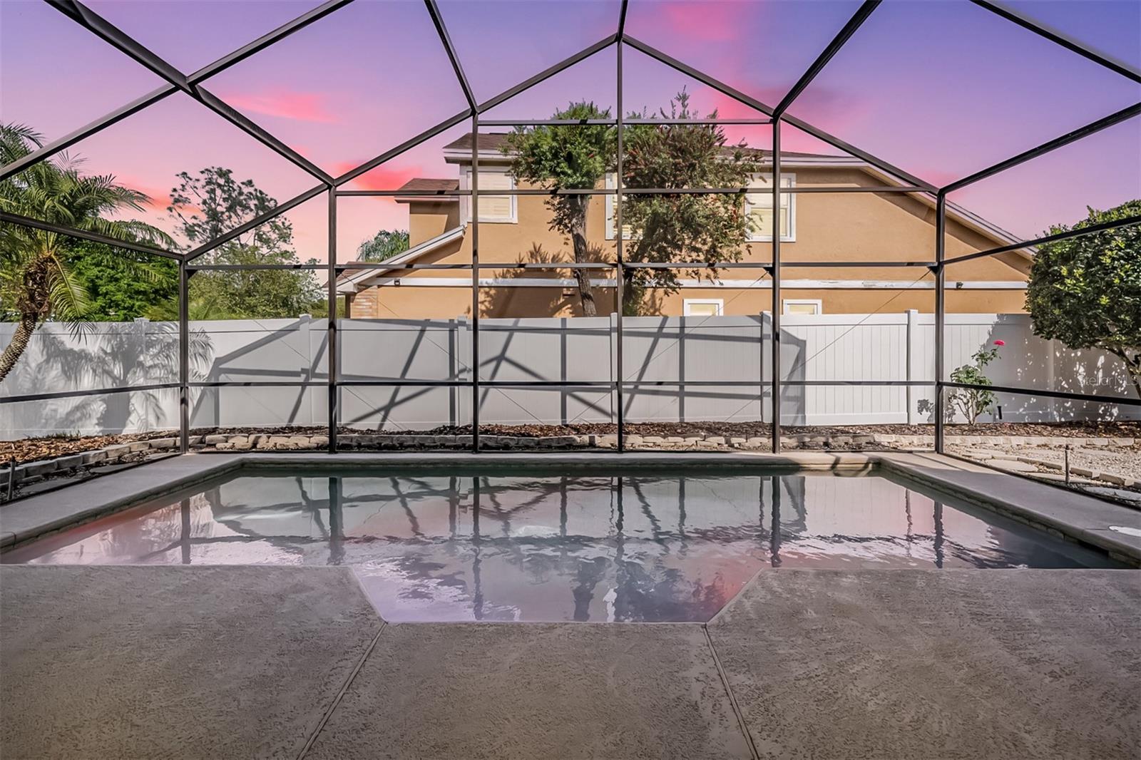 9008 QUAIL CREEK DR, TAMPA, FL — photo 3