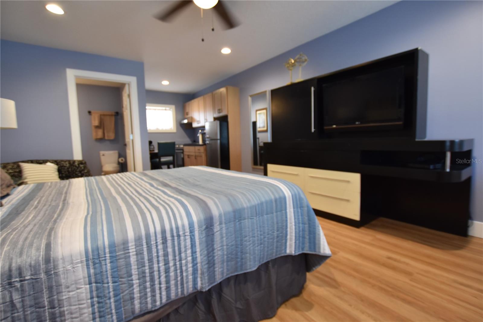 704 S LAKESHORE BLVD, HOWEY IN THE HILLS, FL — photo 11