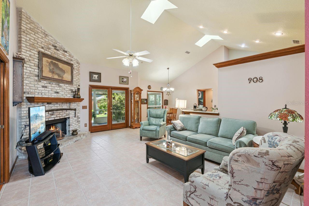 908 ALMOND TREE CIR, ORLANDO, FL — photo 11