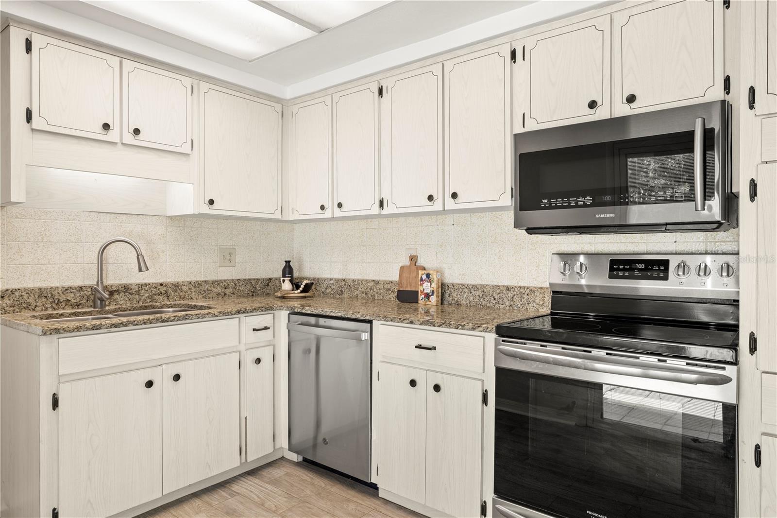 5041 BAY BLVD, PORT RICHEY, FL — photo 9