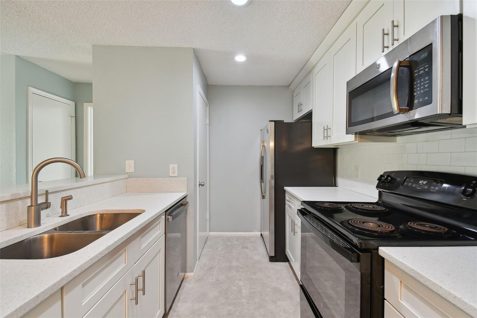 9481 HIGHLAND OAK DR #1615, TAMPA, FL — photo 11