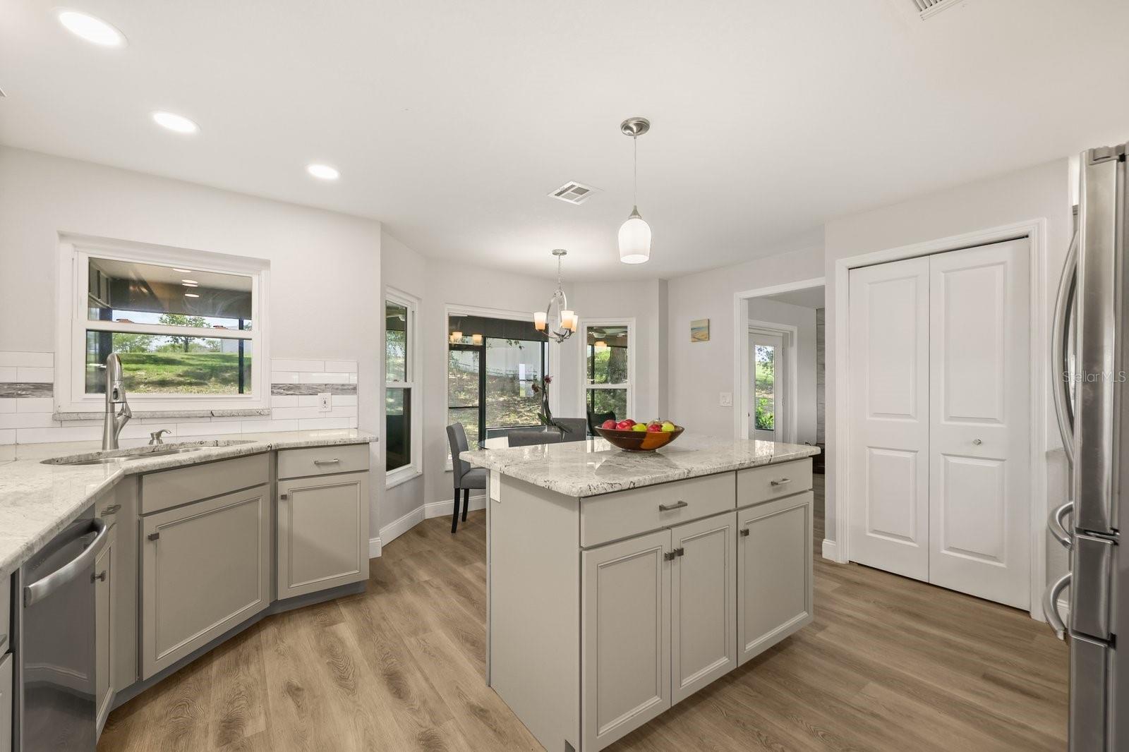 37153 COUNTY ROAD 452, GRAND ISLAND, FL — photo 21
