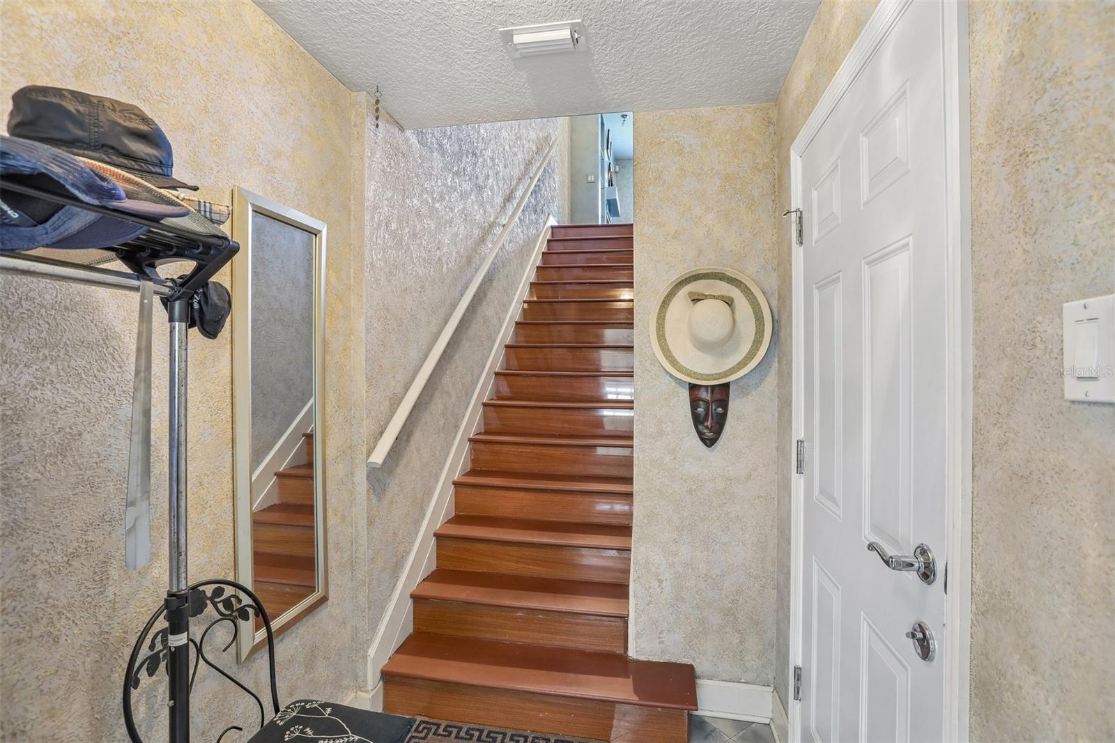113 YACHT CLUB CIR, NORTH REDINGTON BEACH, FL — photo 4