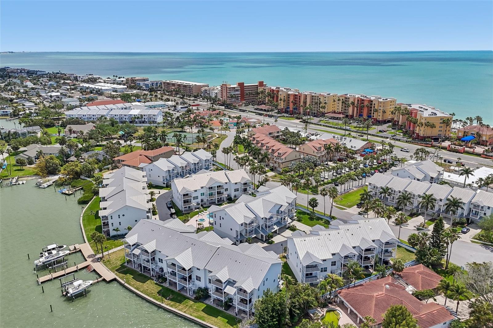 113 YACHT CLUB CIR, NORTH REDINGTON BEACH, FL — photo 45