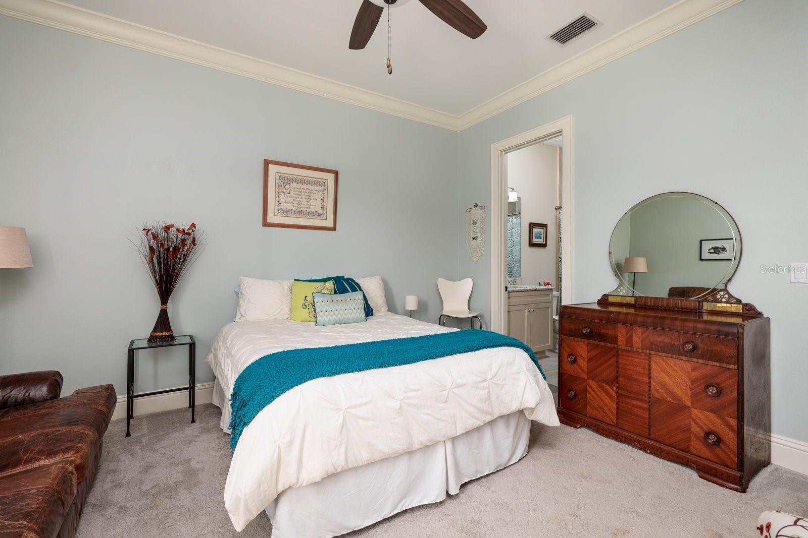 852 CORDOVA BLVD NE, ST PETERSBURG, FL — photo 35