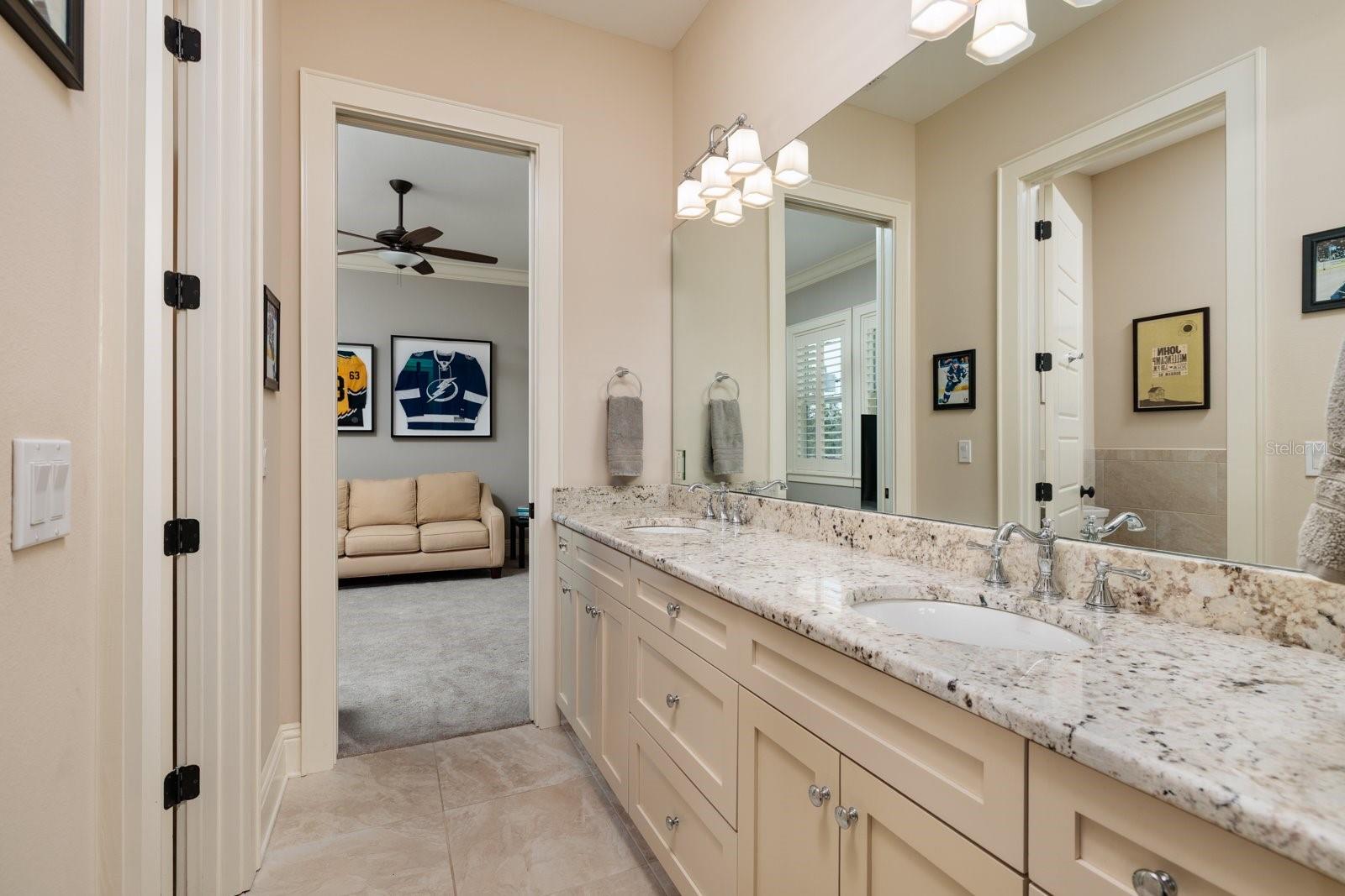 852 CORDOVA BLVD NE, ST PETERSBURG, FL — photo 40