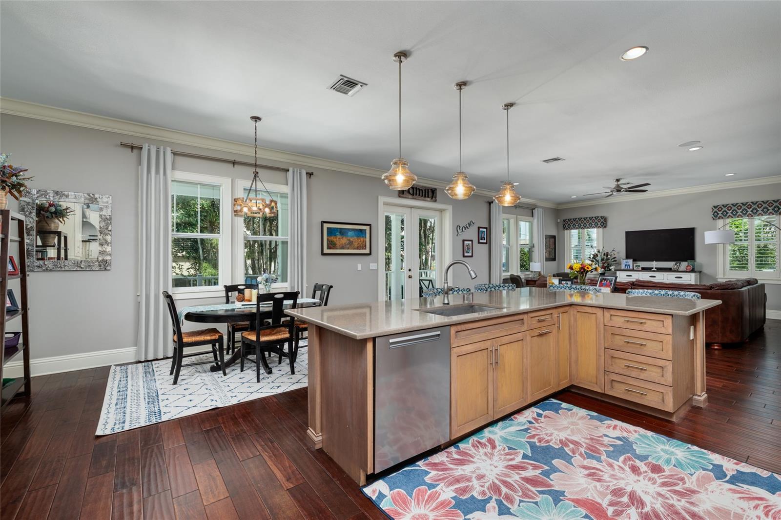 852 CORDOVA BLVD NE, ST PETERSBURG, FL — photo 12