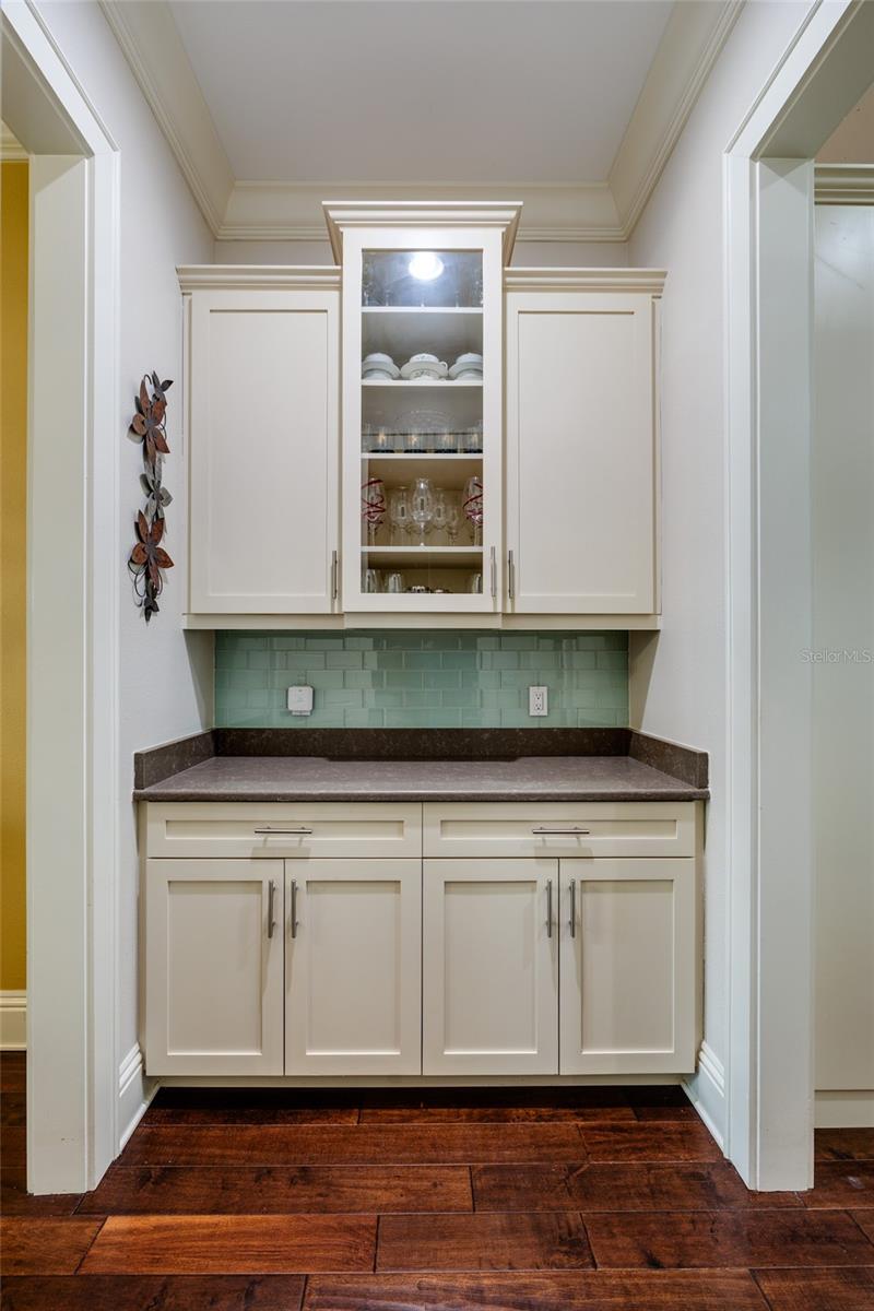 852 CORDOVA BLVD NE, ST PETERSBURG, FL — photo 14