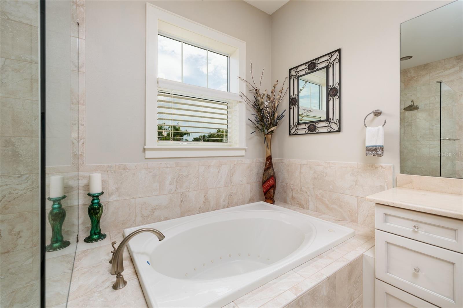 852 CORDOVA BLVD NE, ST PETERSBURG, FL — photo 29