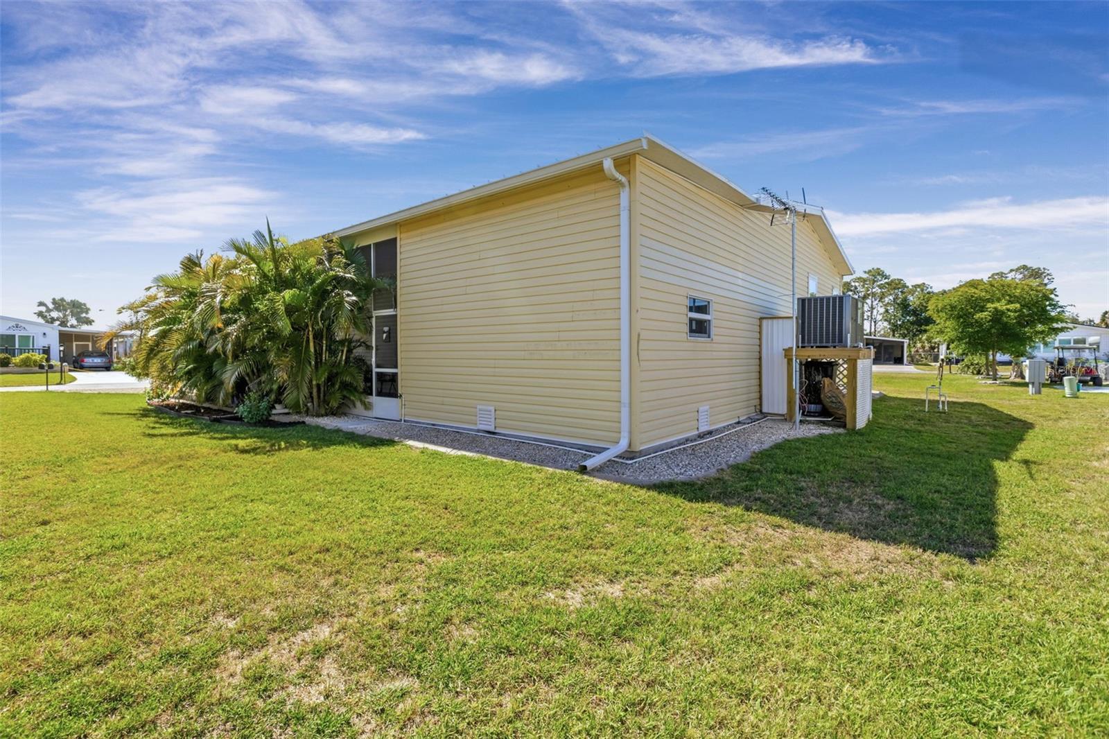 530 SAN CLEMENTE CIR, NORTH PORT, FL — photo 33