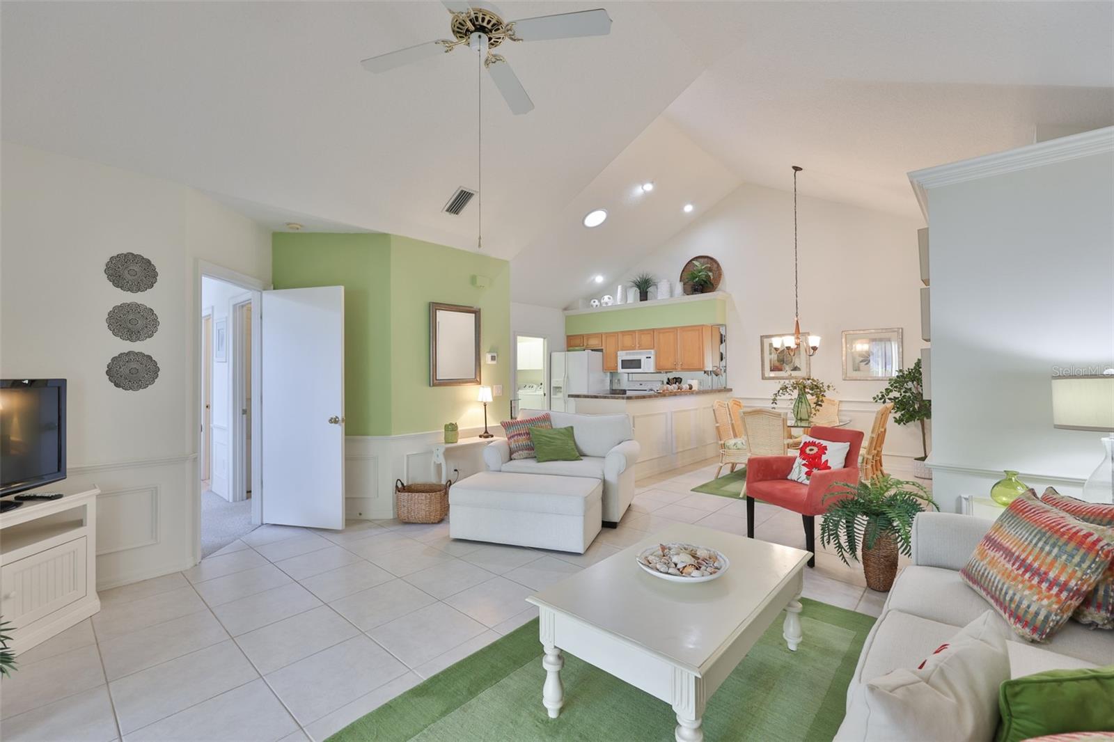 1115 GOLFVIEW WOODS DR, SUN CITY CENTER, FL — photo 2