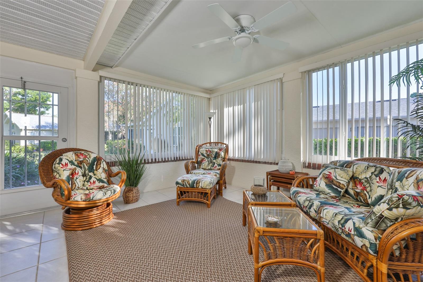 1115 GOLFVIEW WOODS DR, SUN CITY CENTER, FL — photo 7