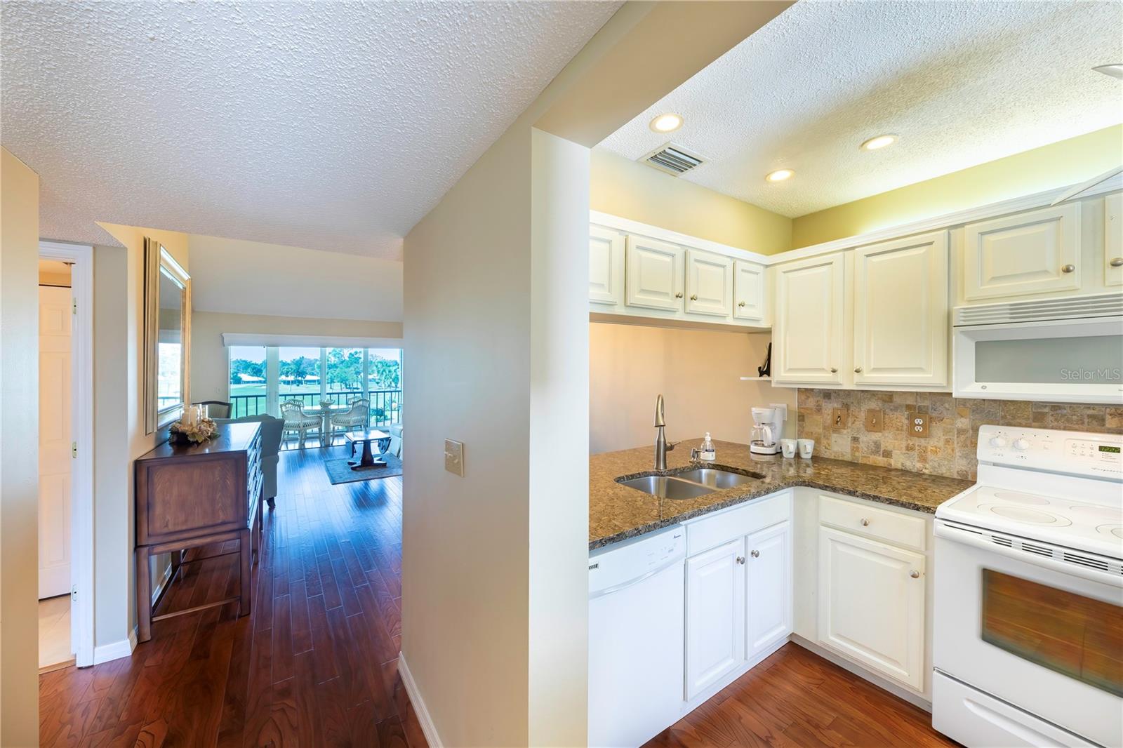 437 CERROMAR LN #525, VENICE, FL — photo 3
