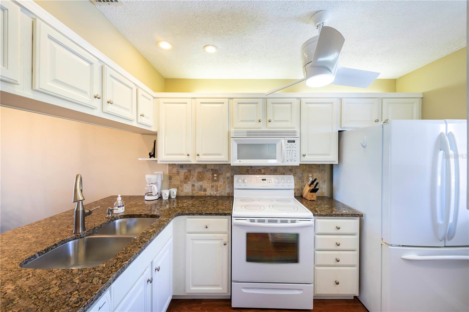 437 CERROMAR LN #525, VENICE, FL — photo 4