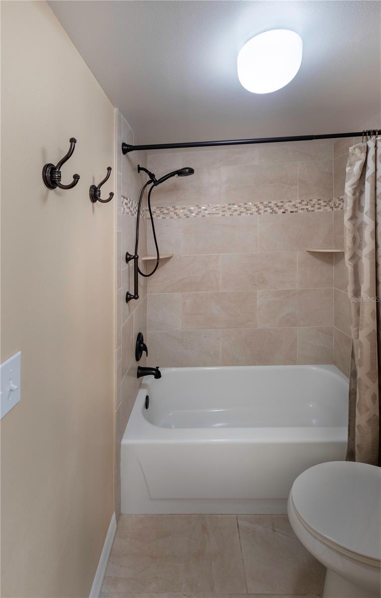 437 CERROMAR LN #525, VENICE, FL — photo 25