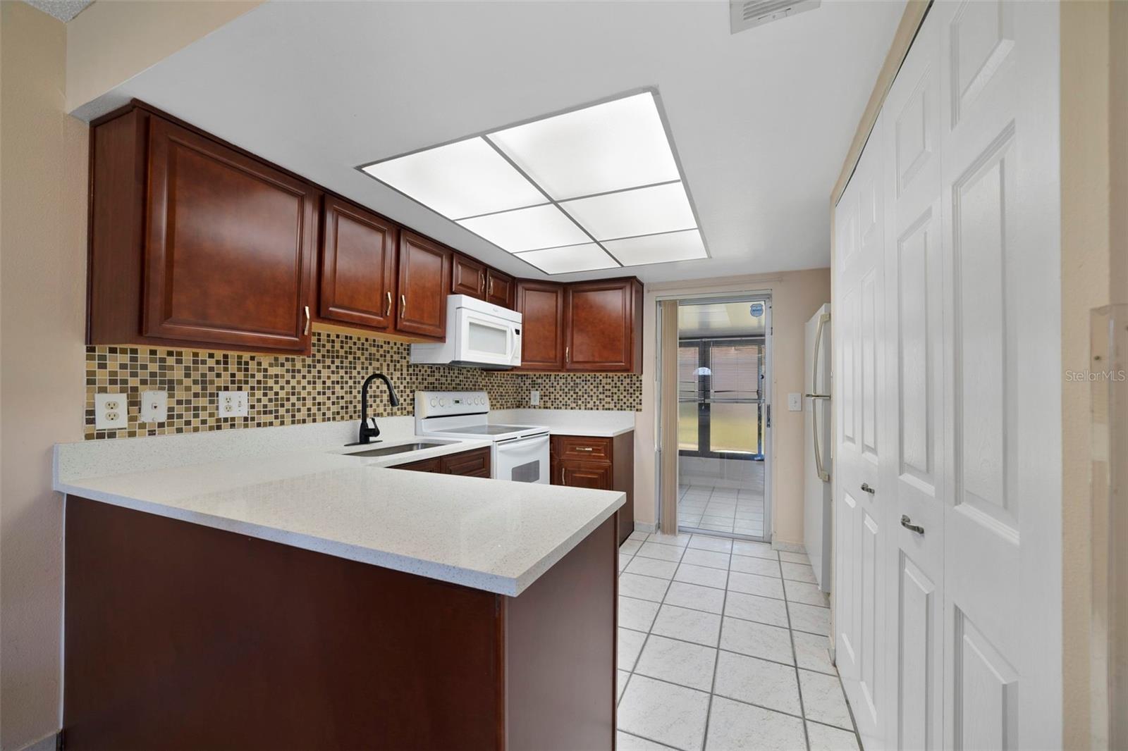 67 E COUNTRY COVE WAY, KISSIMMEE, FL — photo 6