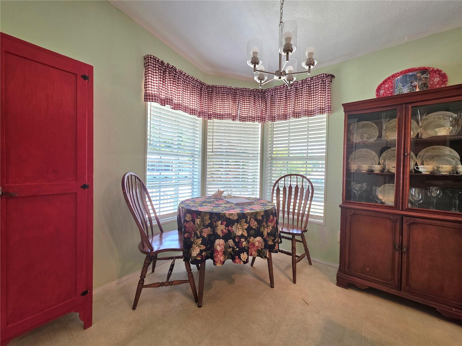 37251 LOIS AVE, ZEPHYRHILLS, FL — photo 10