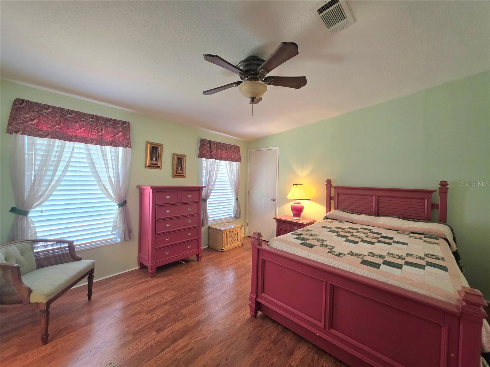 37251 LOIS AVE, ZEPHYRHILLS, FL — photo 18