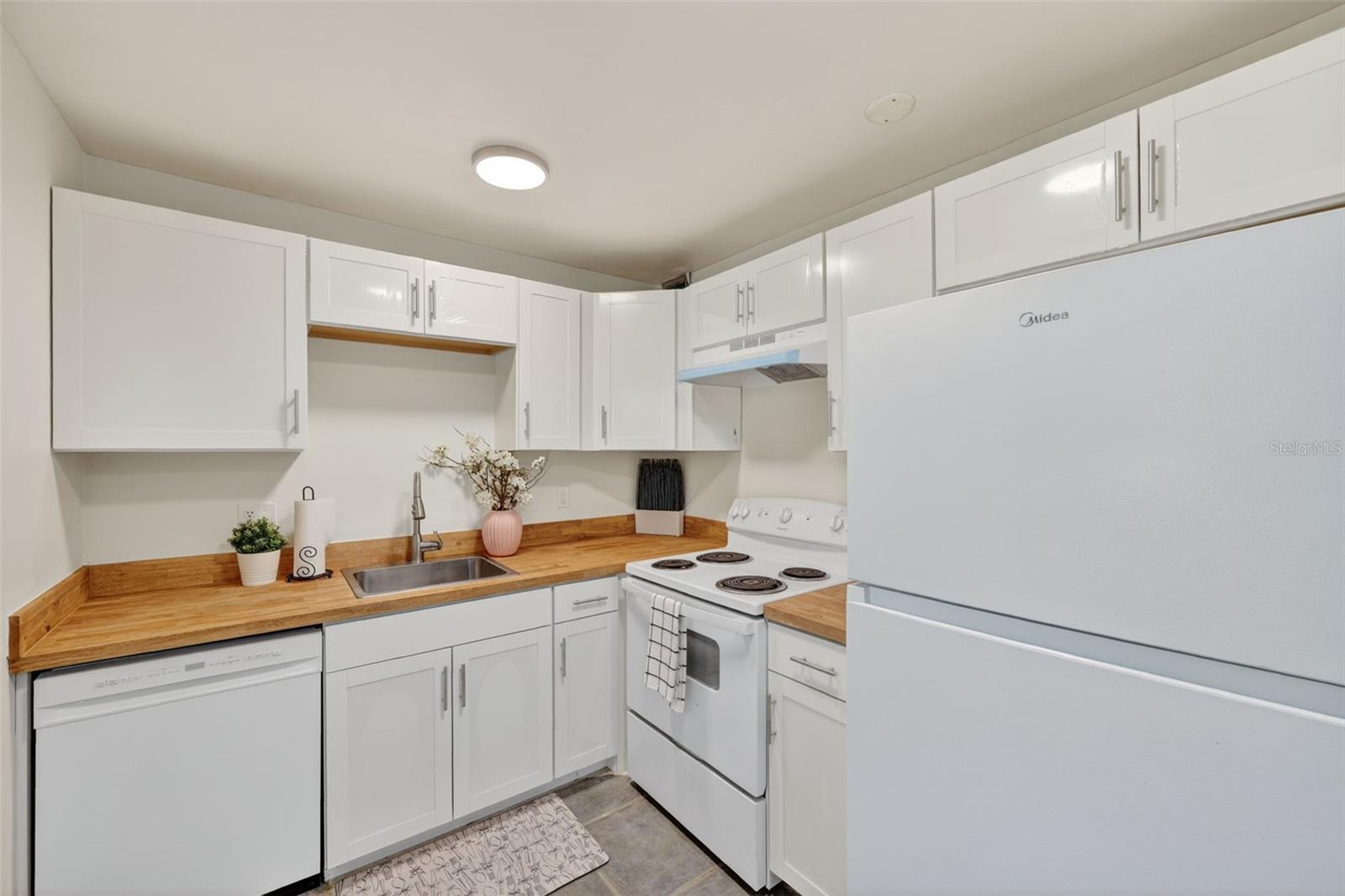 11715 RAINTREE VILLAGE BLVD #A, TEMPLE TERRACE, FL — photo 2