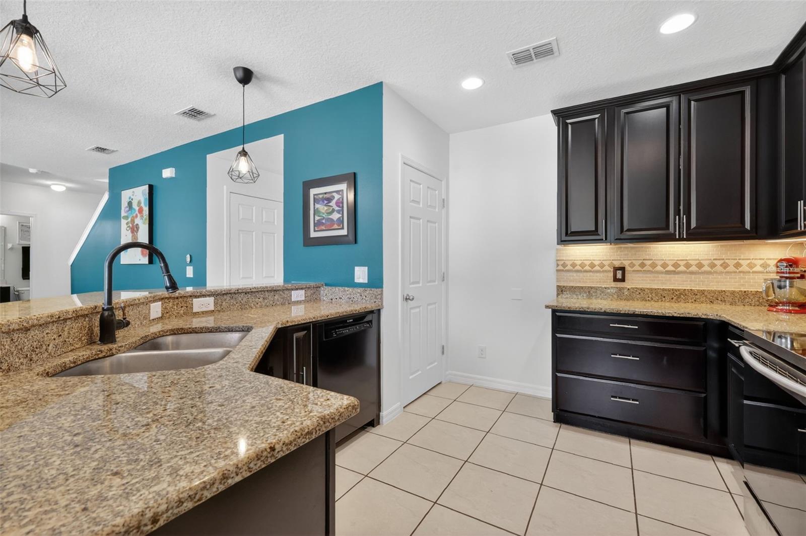 34040 ALAMEDA DR, SORRENTO, FL — photo 24